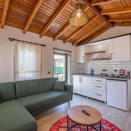 Stone Mini House بيت للعطل