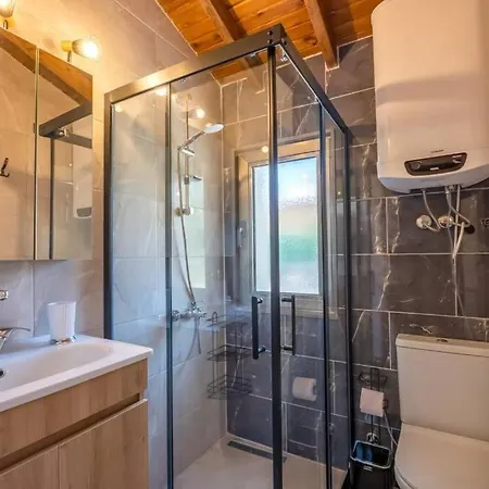 בית נופש Stone Mini House
