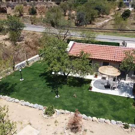 Stone Mini House בית נופש דטקה